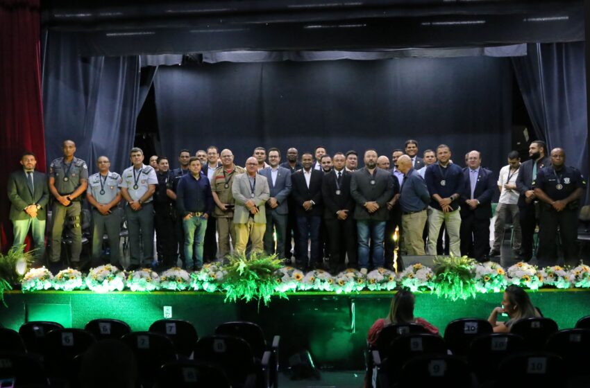  Profissionais da Segurança Pública Recebem Medalha Tiradentes